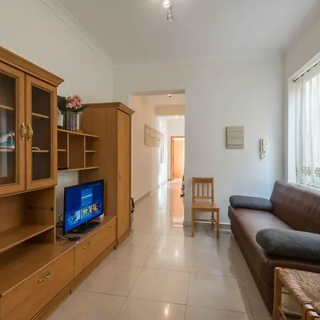 Getawaysmalta - Seaspray Penthouse In St Julian's Close To Paceville Nightlife *
