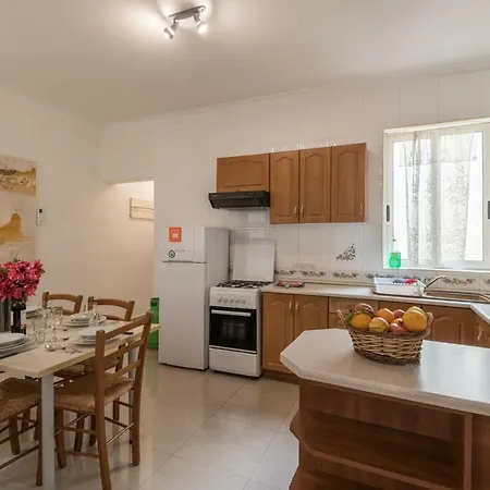 Getawaysmalta - Seaspray Penthouse In St Julian's Close To Paceville Nightlife Apartment Saint Julian's